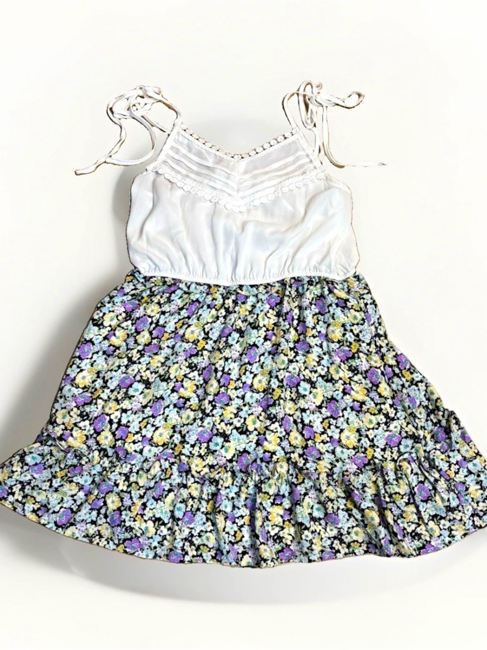Blu Pepper Mini Sundress L White Floral V-Neck Tie Strap Ruffle Summer Dress